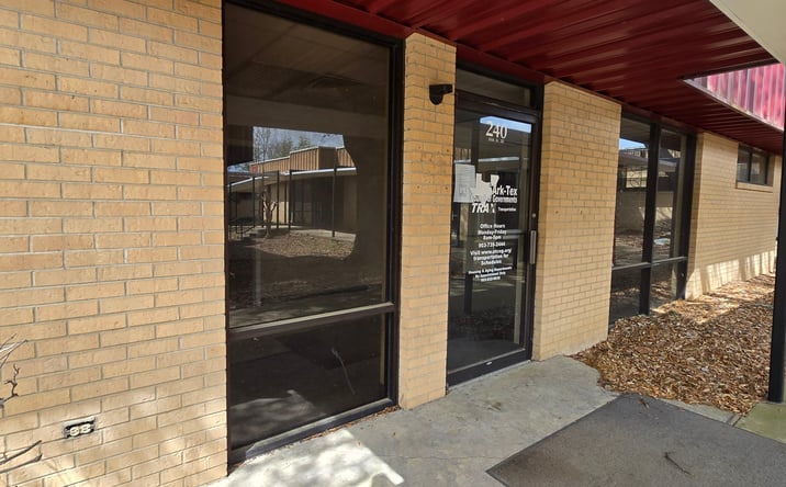 Pictures of Retail, Office property located at 240 10th St SE, Paris, TX 75460 for lease - image #1