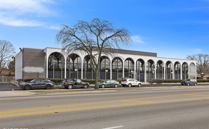 Pictures of Office property located at 7101 N Cicero Avenue, Lincolnwood, IL 60712 for lease - image #1