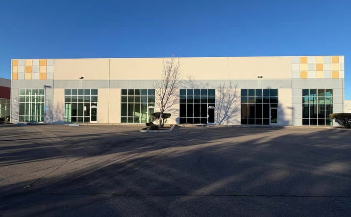 Pictures of Retail, Industrial property located at 4015 N Freeway Blvd, Sacramento, CA 95834 for lease - image #1