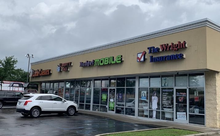 Pictures of Retail property located at 135 E New Circle Rd, Lexington, KY 40505 for lease - image #1