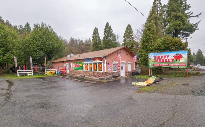 Pictures of Retail property located at 18090 Redwood Hwy, Selma, OR 97538 for lease - image #1