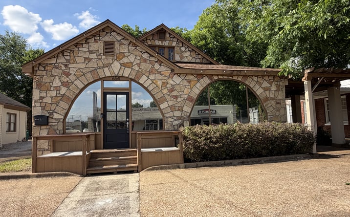 Pictures of Retail, Office property located at 654 W Main St, Tupelo, MS 38804 for lease - image #1