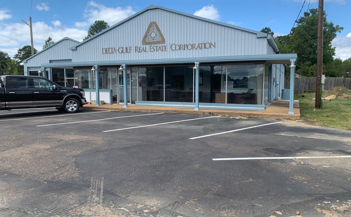 Pictures of Retail, Office, Restaurant property located at 2405 Hwy 45 N, Columbus, MS 39705 for lease - image #1