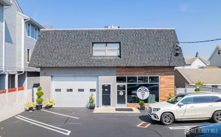 Pictures of Office property located at 107 Stuyvesant Avenue # 201, Lyndhurst, NJ 07071 for lease - image #1