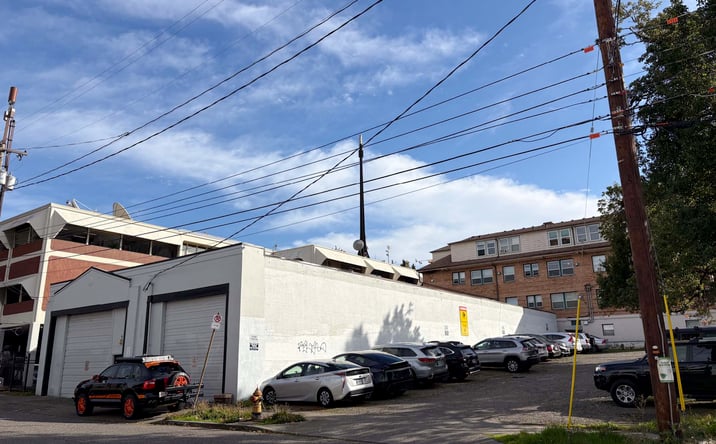 Pictures of Industrial property located at 1226 SW 16th Ave, Portland, OR 97205 for lease - image #1