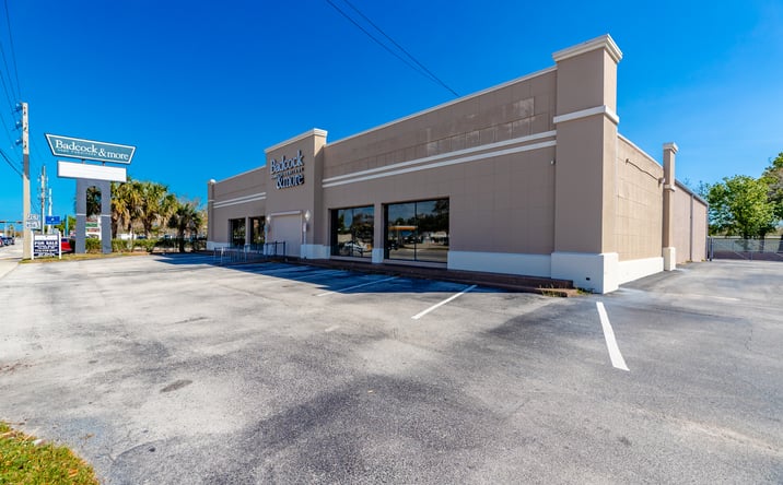 Pictures of Retail property located at 1610 US-1, Vero Beach, FL 32960 for lease - image #1