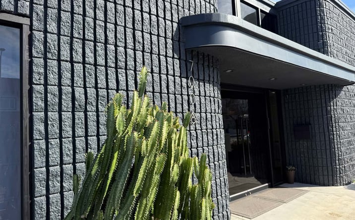 Pictures of Office property located at 7008 Owensmouth Ave, Los Angeles, CA 91303 for lease - image #1