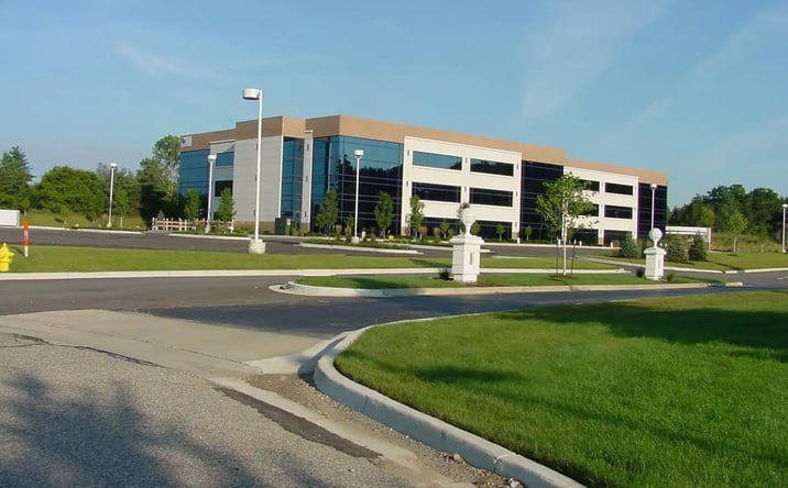 Pictures of Office property located at 625 Kenmoor Ave SE, Grand Rapids, MI 49546 for lease - image #1