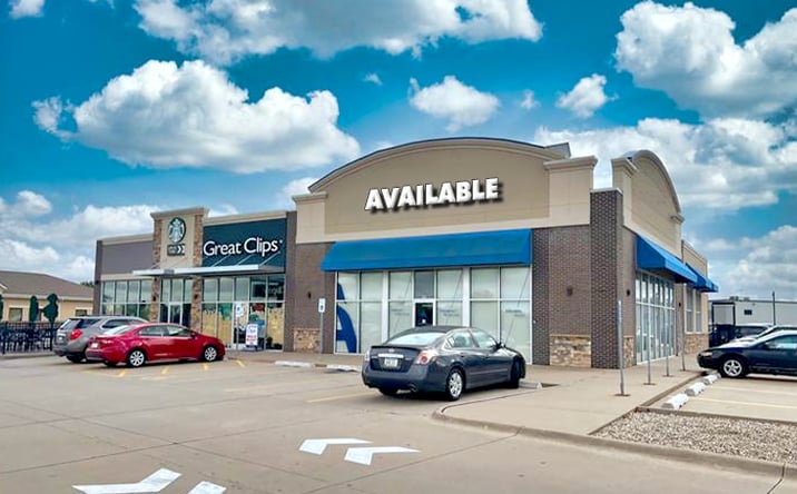 Pictures of Retail property located at 3020 US-61, Muscatine, IA 52761 for lease - image #1