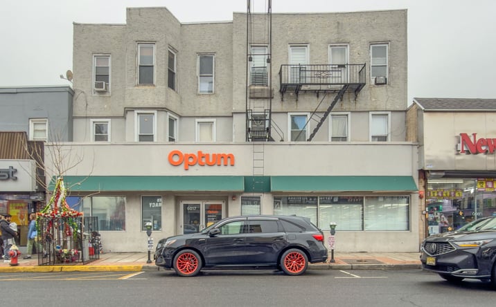 Pictures of Retail, Restaurant property located at 6013 Bergenline Ave, West New York, NJ 07093 for lease - image #1