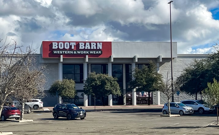 Pictures of Retail property located at 1673 W Lacey Blvd, Hanford, CA 93230 for lease - image #1