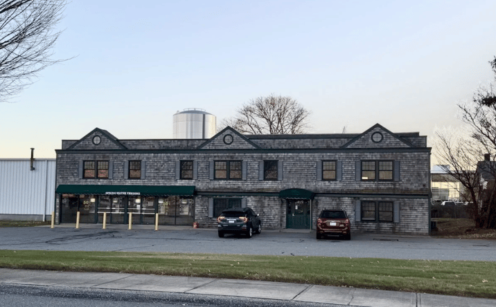 Pictures of Office property located at 1259 W Main Rd, Middletown, RI 02842 for lease - image #1