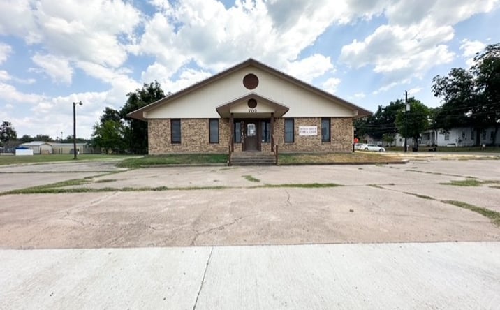 Pictures of Retail, Office property located at 702 N Richmond Rd, Wharton, TX 77488 for lease - image #1