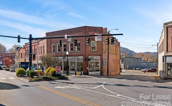 Pictures of Office property located at 489 Main St, Canton, NC 28716 for lease - image #1