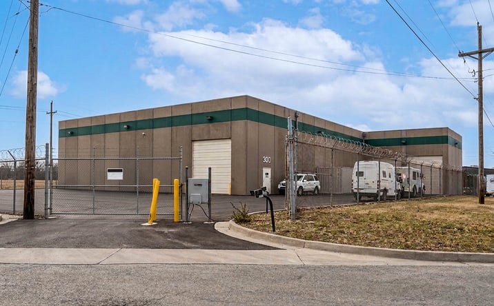Pictures of Industrial property located at 300 NW Parkway Dr, Riverside, MO 64150 for lease - image #1