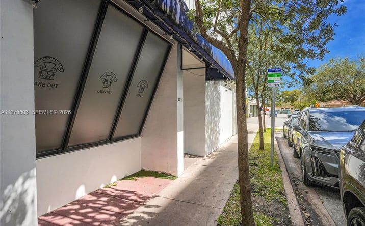 Pictures of Restaurant, Retail property located at 1930 Ponce De Leon Blvd # 1930, Coral Gables, FL 33134 for lease - image #1