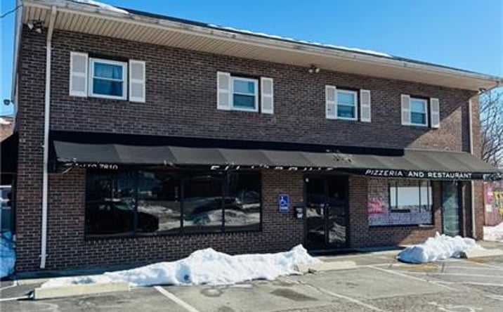 Pictures of Restaurant property located at 1690 W Shore Rd, Warwick, RI 02889 for lease - image #1