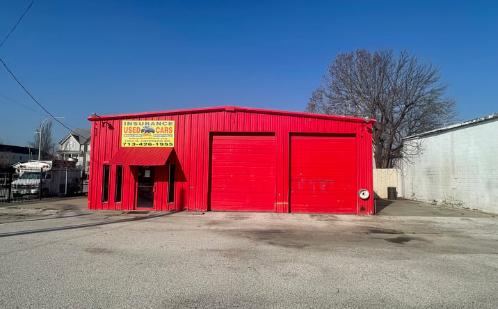 Pictures of Retail, Industrial, Restaurant property located at 1601 N Shepherd Dr, Houston, TX 77008 for lease - image #1