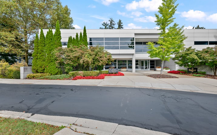 Pictures of Office property located at 41000 Woodward Ave, Bloomfield Hills, MI 48304 for lease - image #1