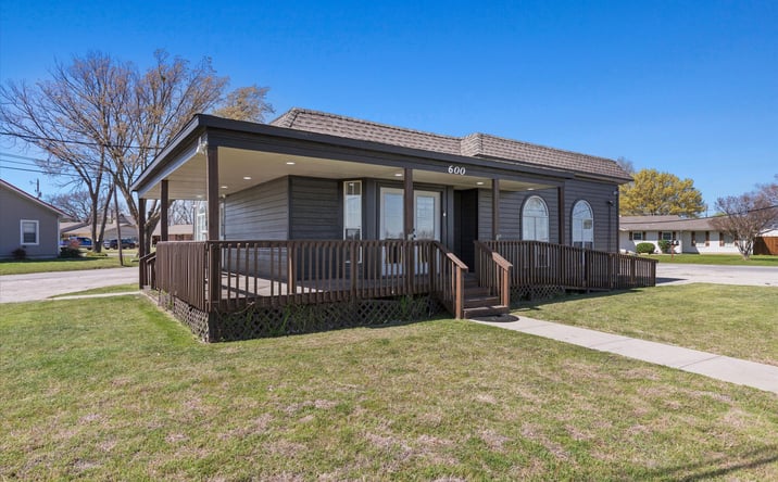 Pictures of Retail, Office property located at 600s US-377, Pilot Point, TX 76258 for lease - image #1