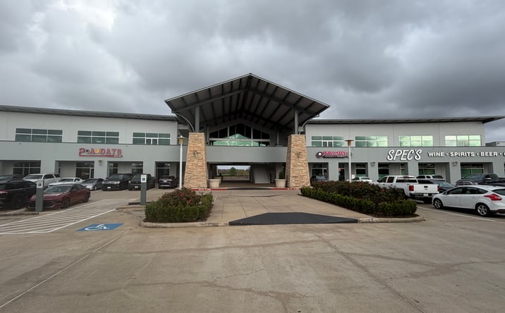 Pictures of Retail, Restaurant property located at 10555 Pearland Pkwy, Houston, TX 77089 for lease - image #1