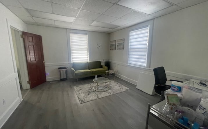 Pictures of Office property located at 15 Ives Rd, Hewlett, NY 11557 for lease - image #1