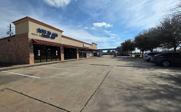 Pictures of Retail property located at 15211 Fondren Rd, Missouri City, TX 77489 for lease - image #1