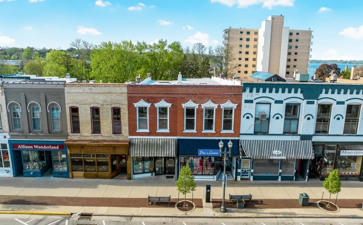 Pictures of Office property located at 734 W Main St, Lake Geneva, WI 53147 for lease - image #1