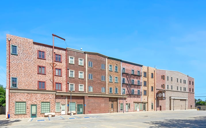 Pictures of Industrial property located at 16829 Saticoy St, Los Angeles, CA 91406 for lease - image #1