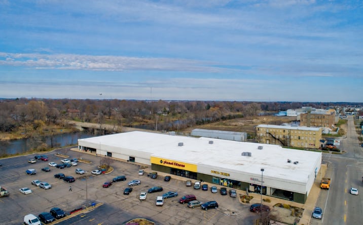 Pictures of Retail property located at 112 S State St, Belvidere, IL 61008 for lease - image #1