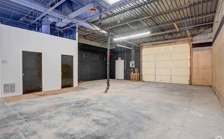 Pictures of Retail property located at 2133 W Division St, Chicago, IL 60622 for lease - image #1