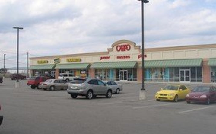 Pictures of Retail property located at 1440 N Brindlee Mountain Pkwy, Arab, AL 35016 for lease - image #1
