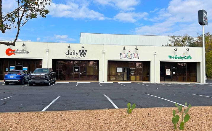 Pictures of Retail property located at 2110 White Horse Trail, Austin, TX 78757 for lease - image #1
