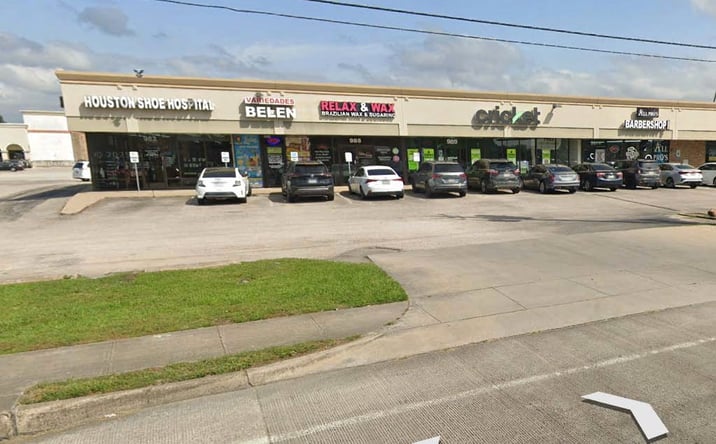 Pictures of Retail, Office property located at 985 E NASA Pkwy, Webster, TX 77058 for lease - image #1