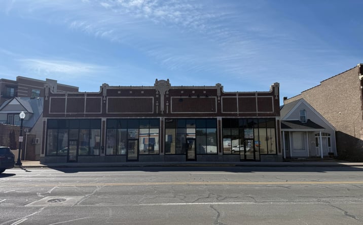 Pictures of Retail, Office, Restaurant property located at 1864 Indianapolis Boulevard, Whiting, IN 46394 for lease - image #1