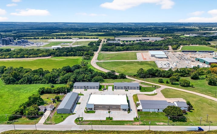 Pictures of Industrial property located at 304 Progress Dr, Sherman, TX 75092 for lease - image #1