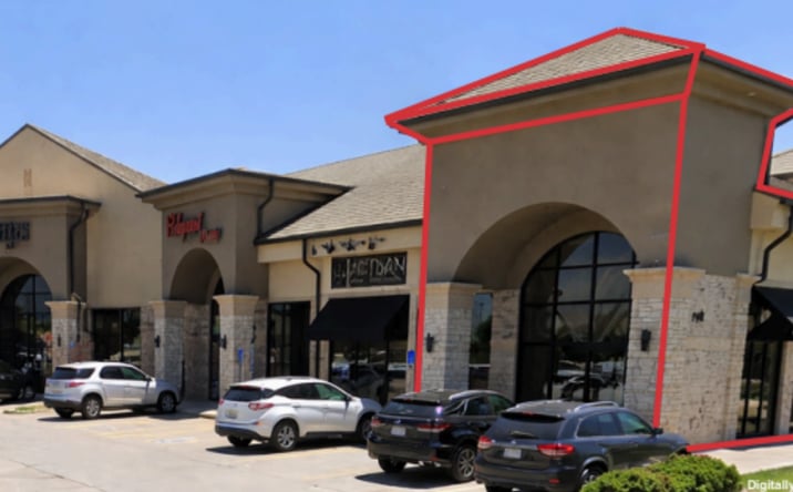 Pictures of Restaurant, Retail property located at 2146 Collective Ln, Wichita, KS 67206 for lease - image #1