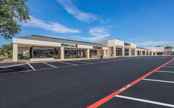 Pictures of Retail property located at 2903 - 3055 W 15th St, Plano, TX 75075 for lease - image #1