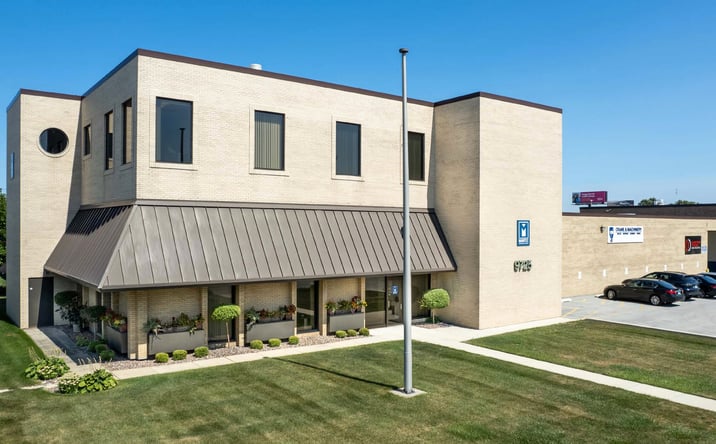 Pictures of Industrial property located at 9725 Industrial Drive, Bridgeview, IL 60455 for lease - image #1