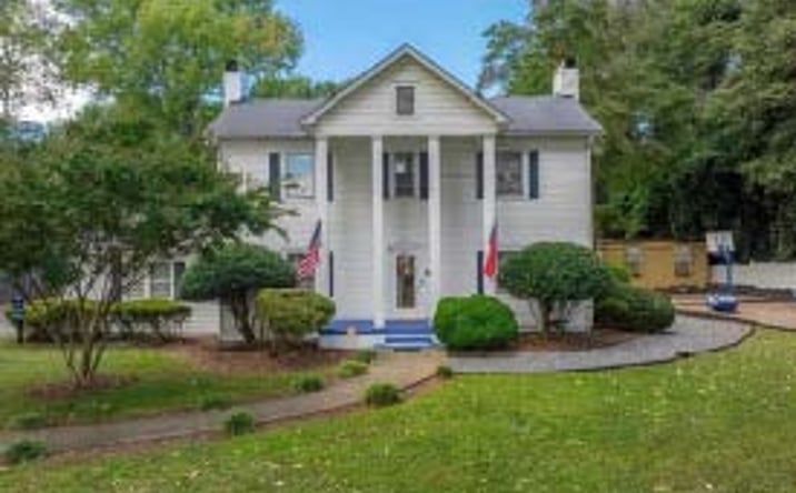 Pictures of Retail property located at 5901 Statesville Rd, Charlotte, NC 28269 for lease - image #1