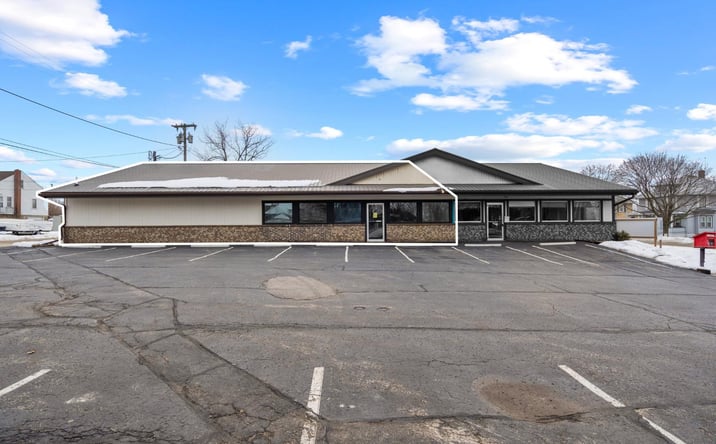 Pictures of Land property located at 1021 SE 2nd Avenue, Dyersville, IA 52040 for lease - image #1