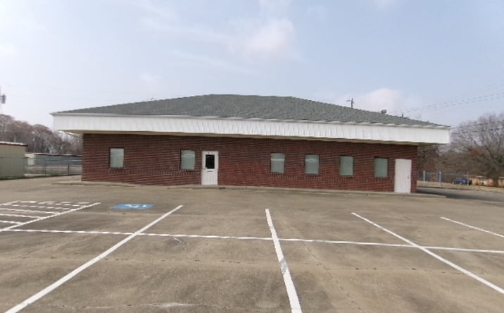 Pictures of Office property located at 2311 Muzzi Rd, Greenville, MS 38701 for lease - image #1