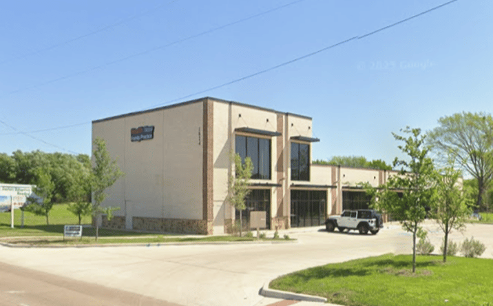 Pictures of Office property located at 1824 N Hampton Rd, DeSoto, TX 75115 for lease - image #1