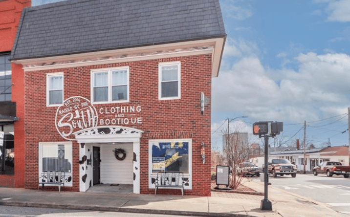 Pictures of Retail, Office, Restaurant property located at 103 N College Ave, Newton, NC 28658 for lease - image #1