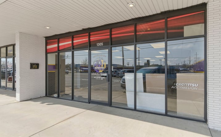 Pictures of Retail property located at 1305 S Glenstone Ave, Springfield, MO 65804 for lease - image #1