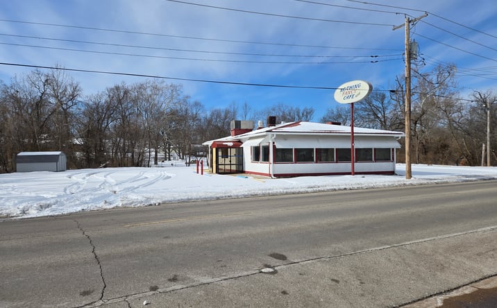 Pictures of Retail, Restaurant property located at 241 N Washington Ave, Union, MO 63084 for lease - image #1