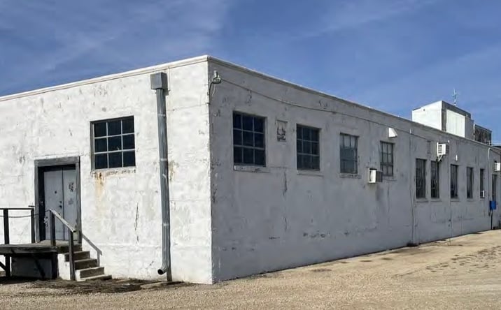 Pictures of Industrial property located at 4177 N IL RTE 251 Highway, Mendota, IL 61342 for lease - image #1