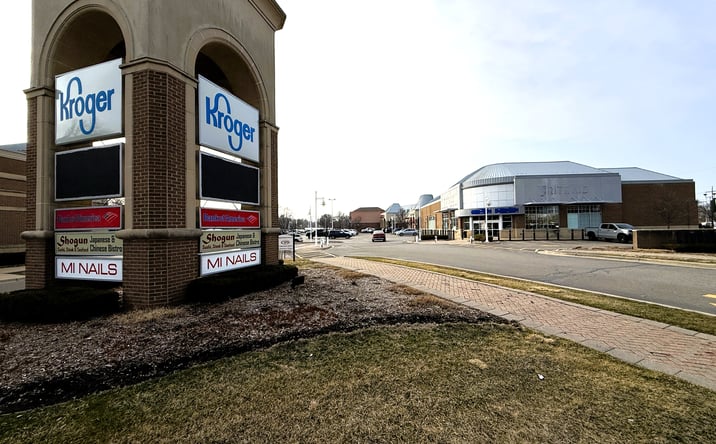 Pictures of Retail, Restaurant property located at 23201 Marter Rd, St. Clair Shores, MI 48080 for lease - image #1
