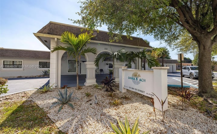 Pictures of Office property located at 151 SW 1st St, Dania Beach, FL 33004 for lease - image #1