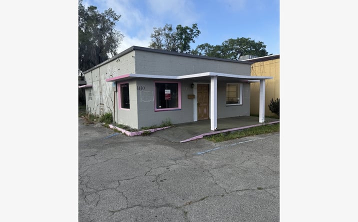 Pictures of Office, Retail property located at 1410 E Silver Springs Blvd, Ocala, FL 34470 for lease - image #1